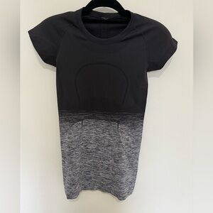 Lululemon swiftly short sleeve top. Ombré black/gray. Size 4